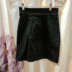 Capacity unlimited Black short skirt back zip Small